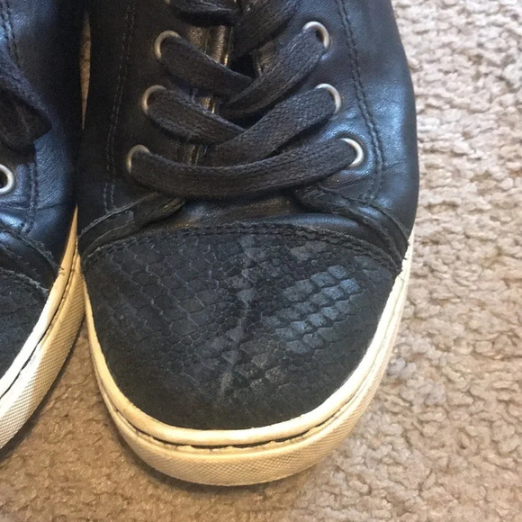 Ugg Sneakers - Picture 4 of 8